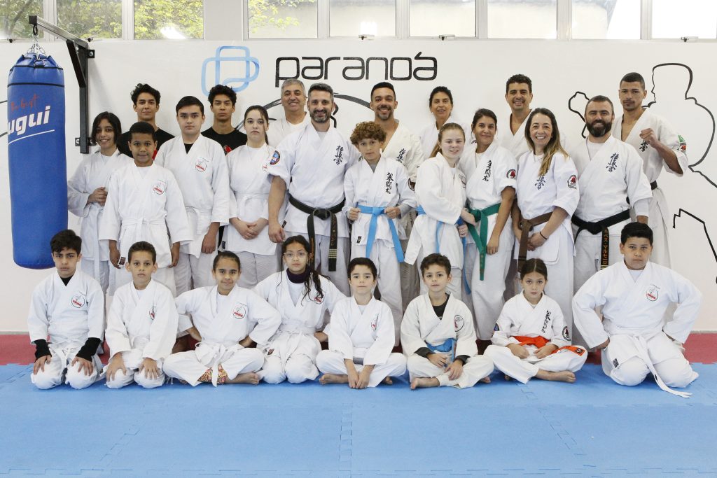 Projeto social Paranoá com alunos do sensei dojo