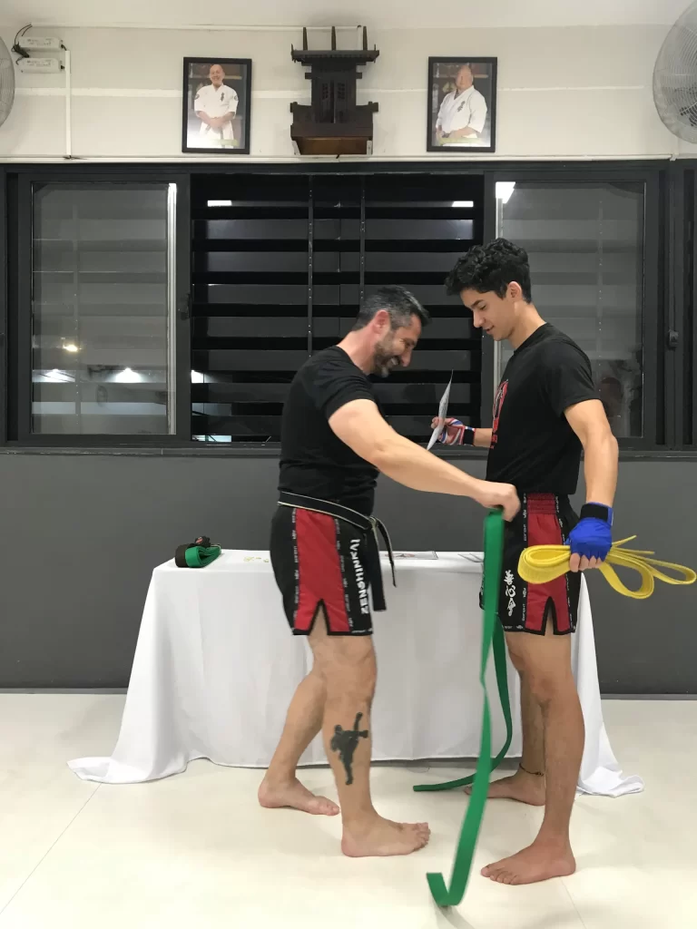 Graduacao de faixas do kickboxing do Sensei Dojo