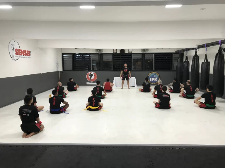 Graduacao de faixas do kickboxing do Sensei Dojo